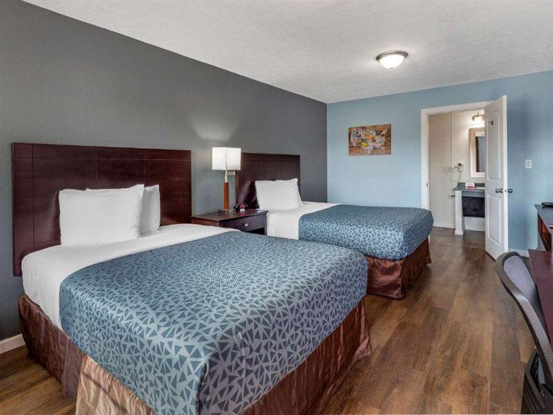 Econo Lodge Inn&Suites South Sandusky Esterno foto