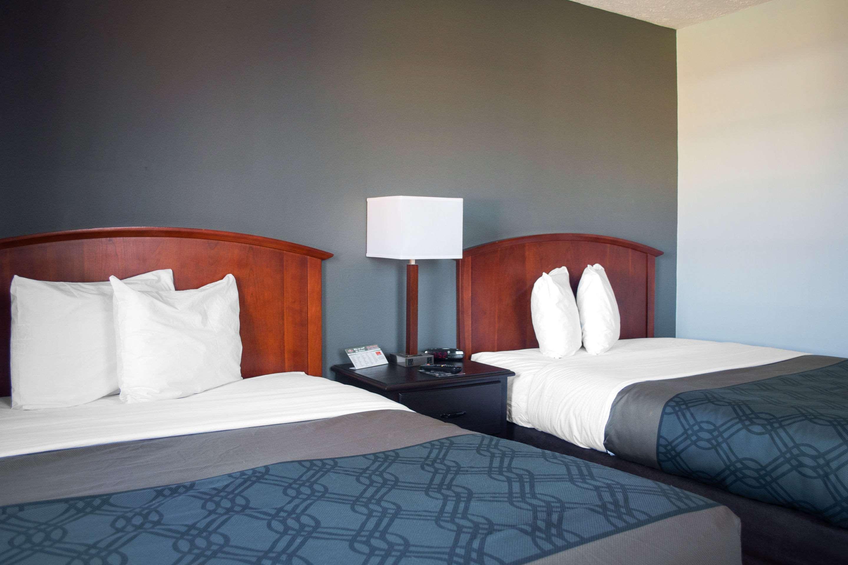 Econo Lodge Inn&Suites South Sandusky Esterno foto