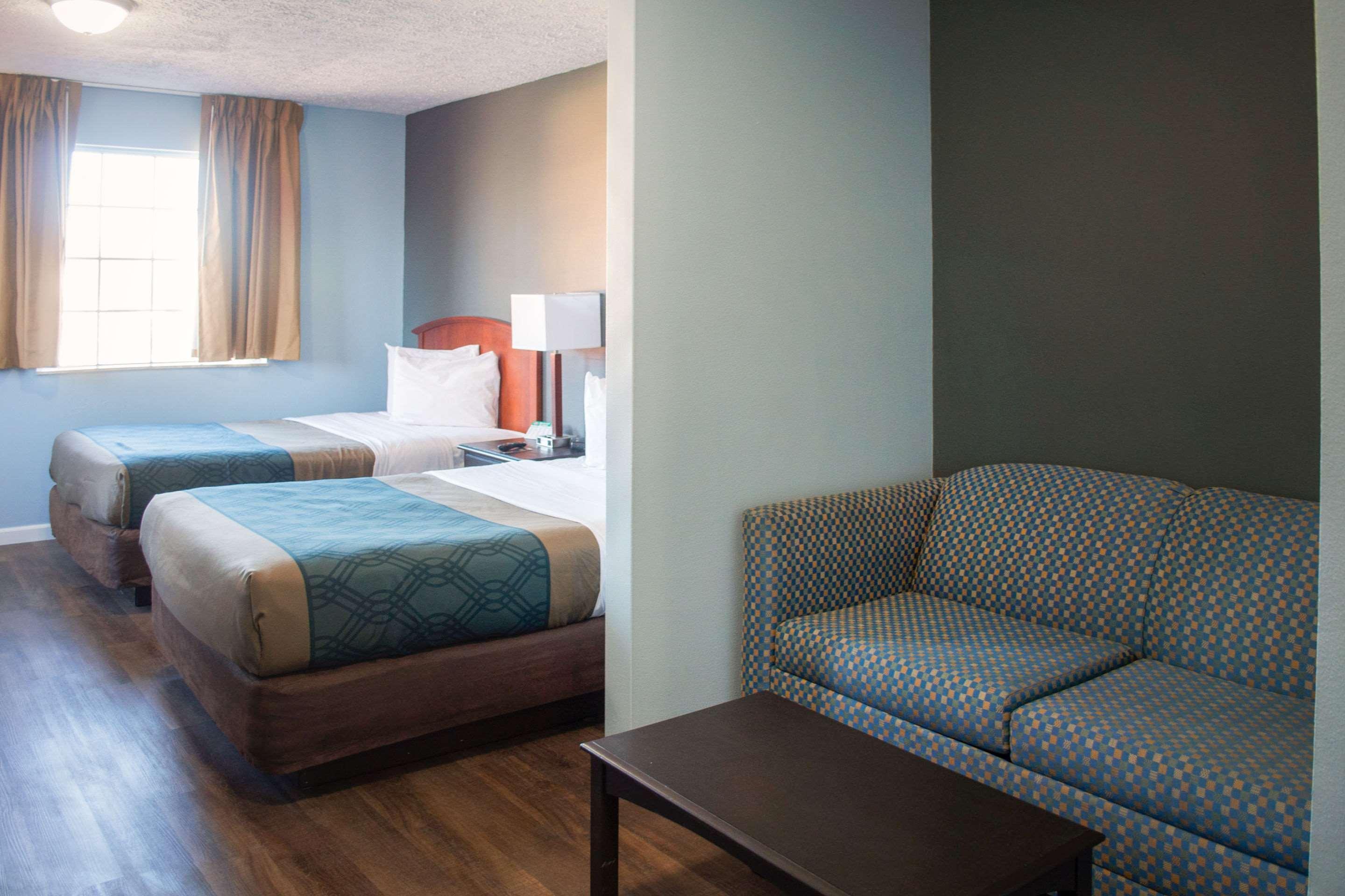Econo Lodge Inn&Suites South Sandusky Esterno foto