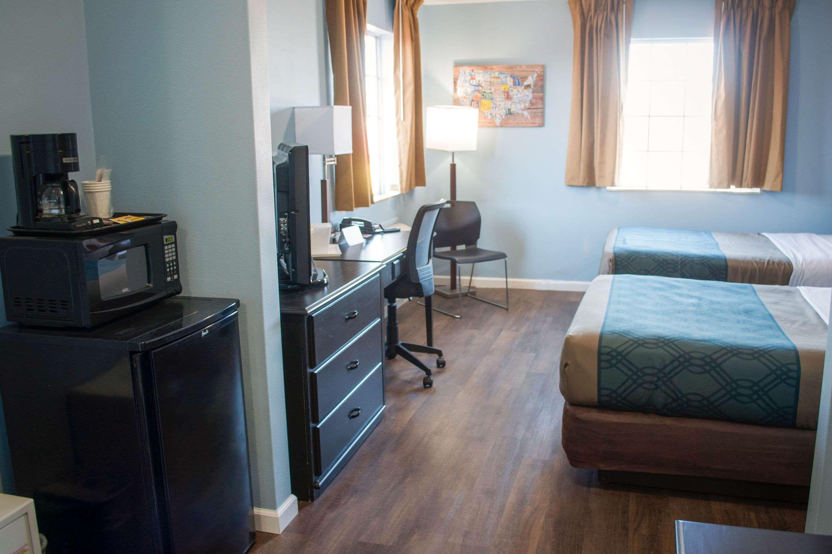 Econo Lodge Inn&Suites South Sandusky Esterno foto