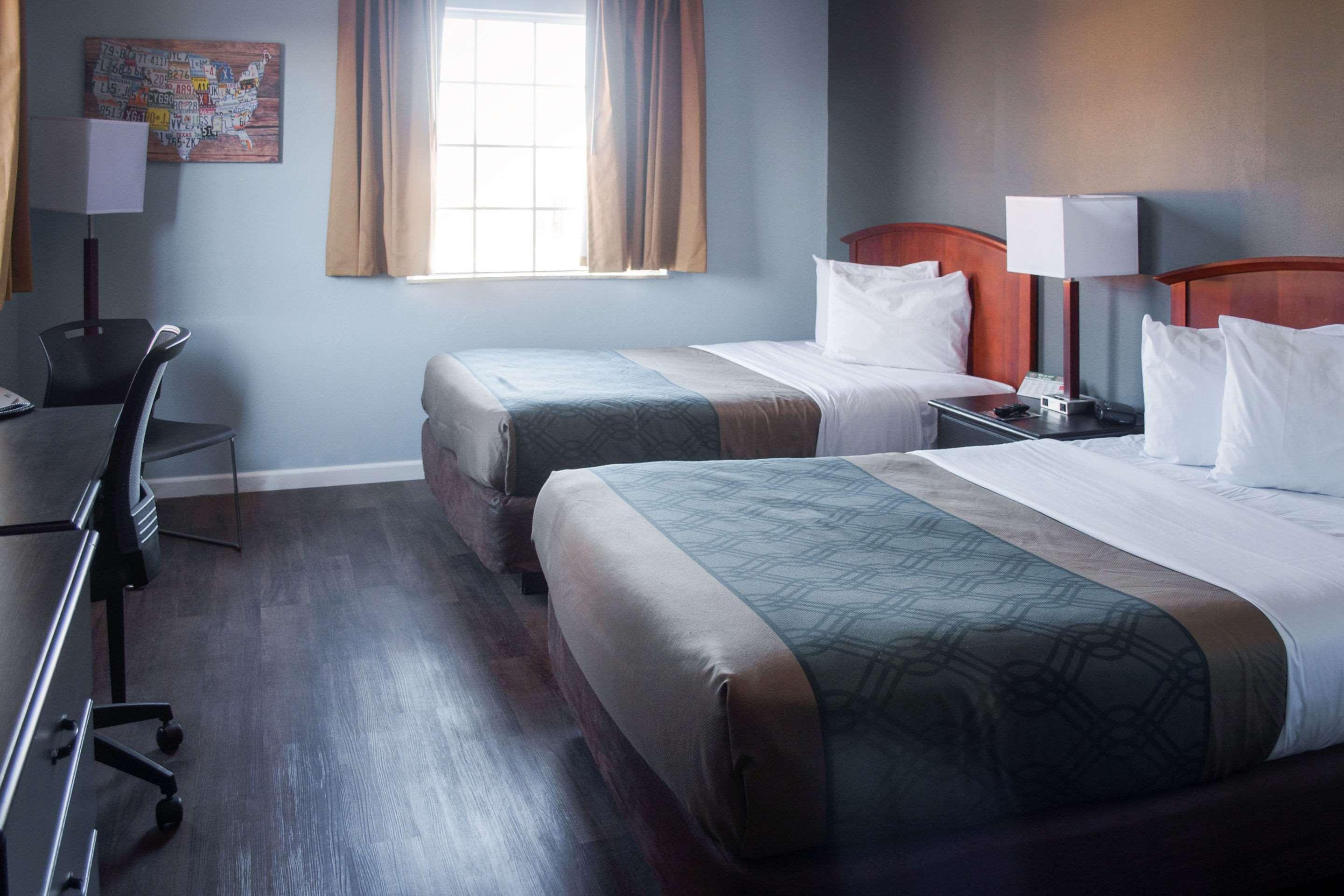 Econo Lodge Inn&Suites South Sandusky Esterno foto