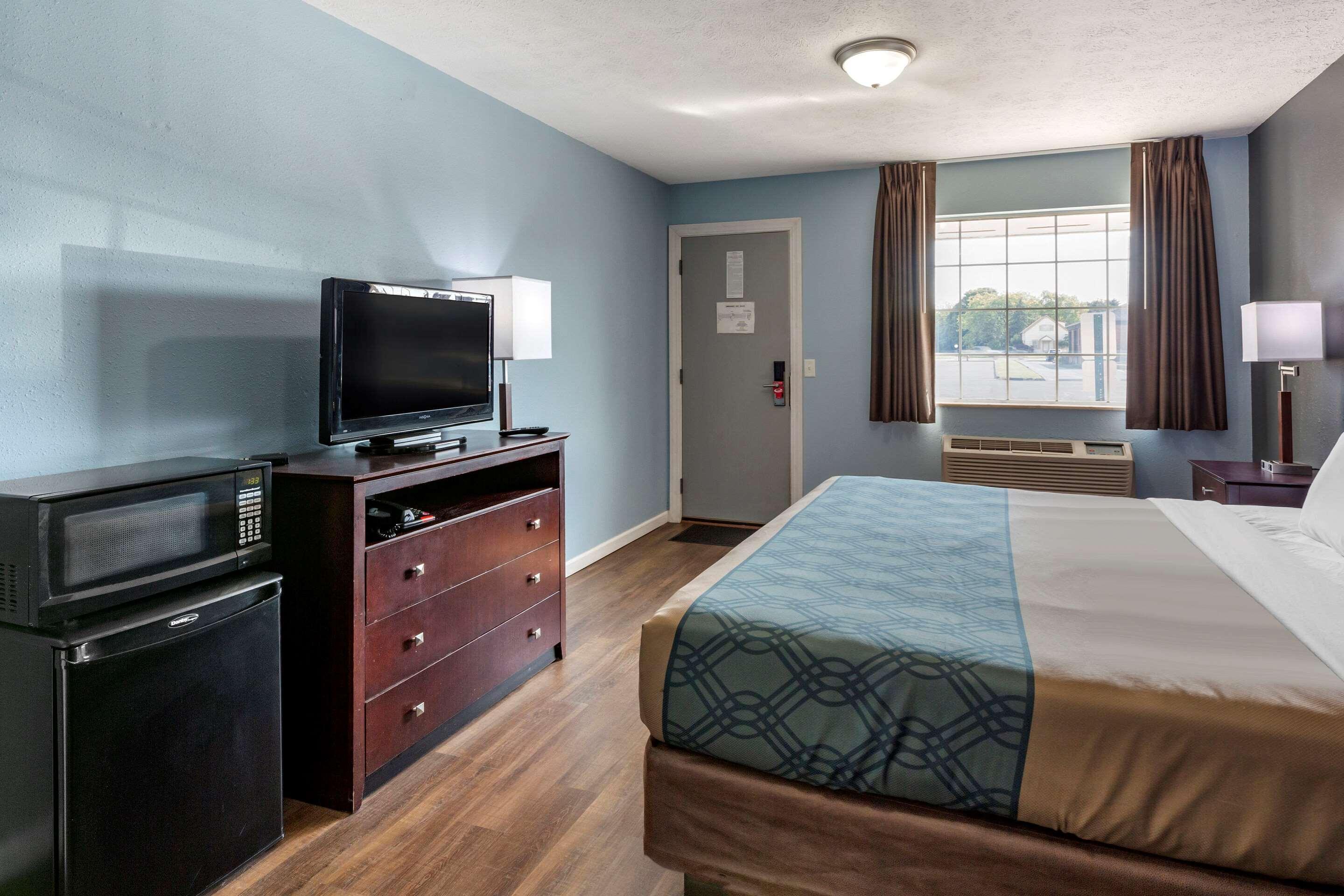Econo Lodge Inn&Suites South Sandusky Esterno foto