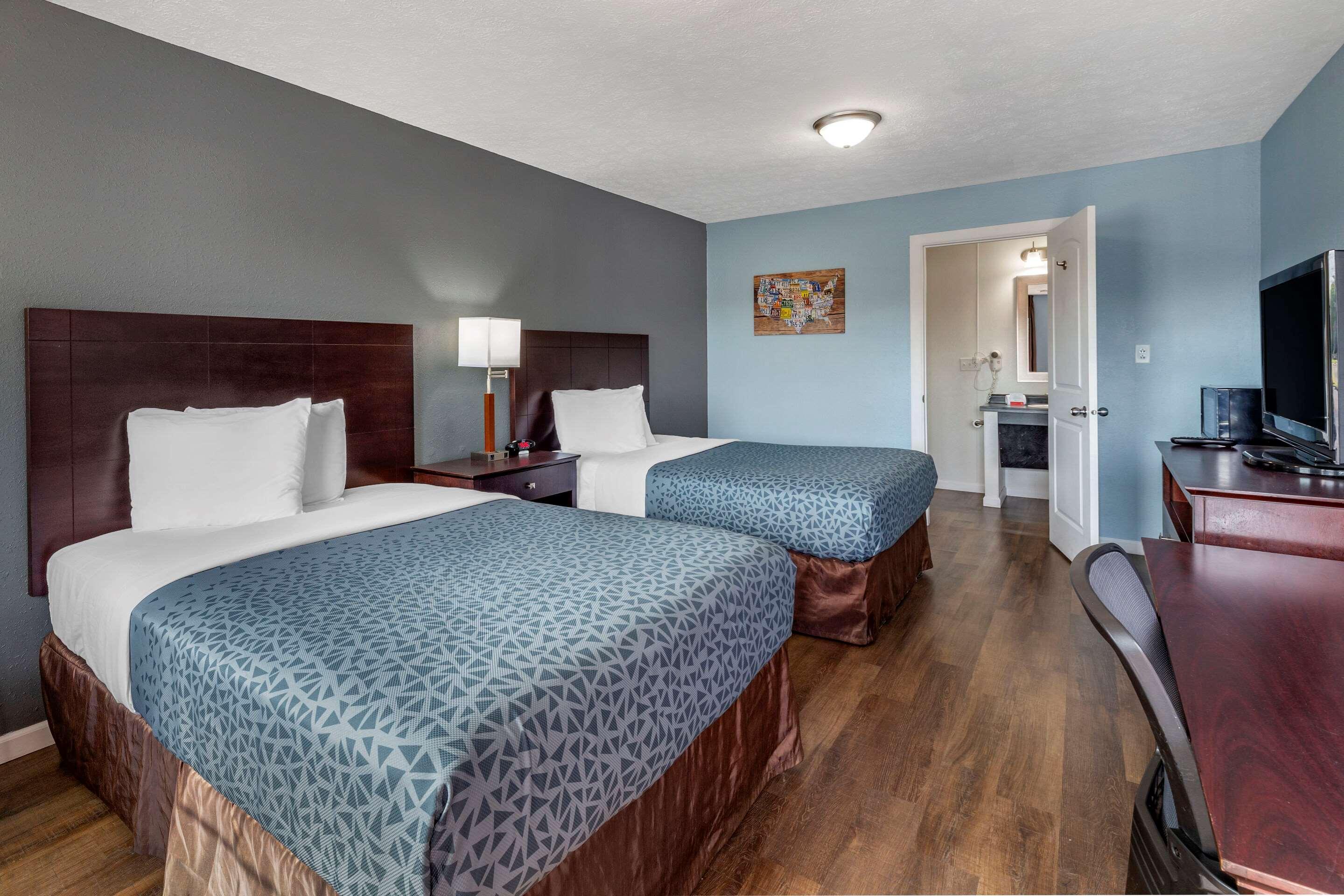 Econo Lodge Inn&Suites South Sandusky Esterno foto