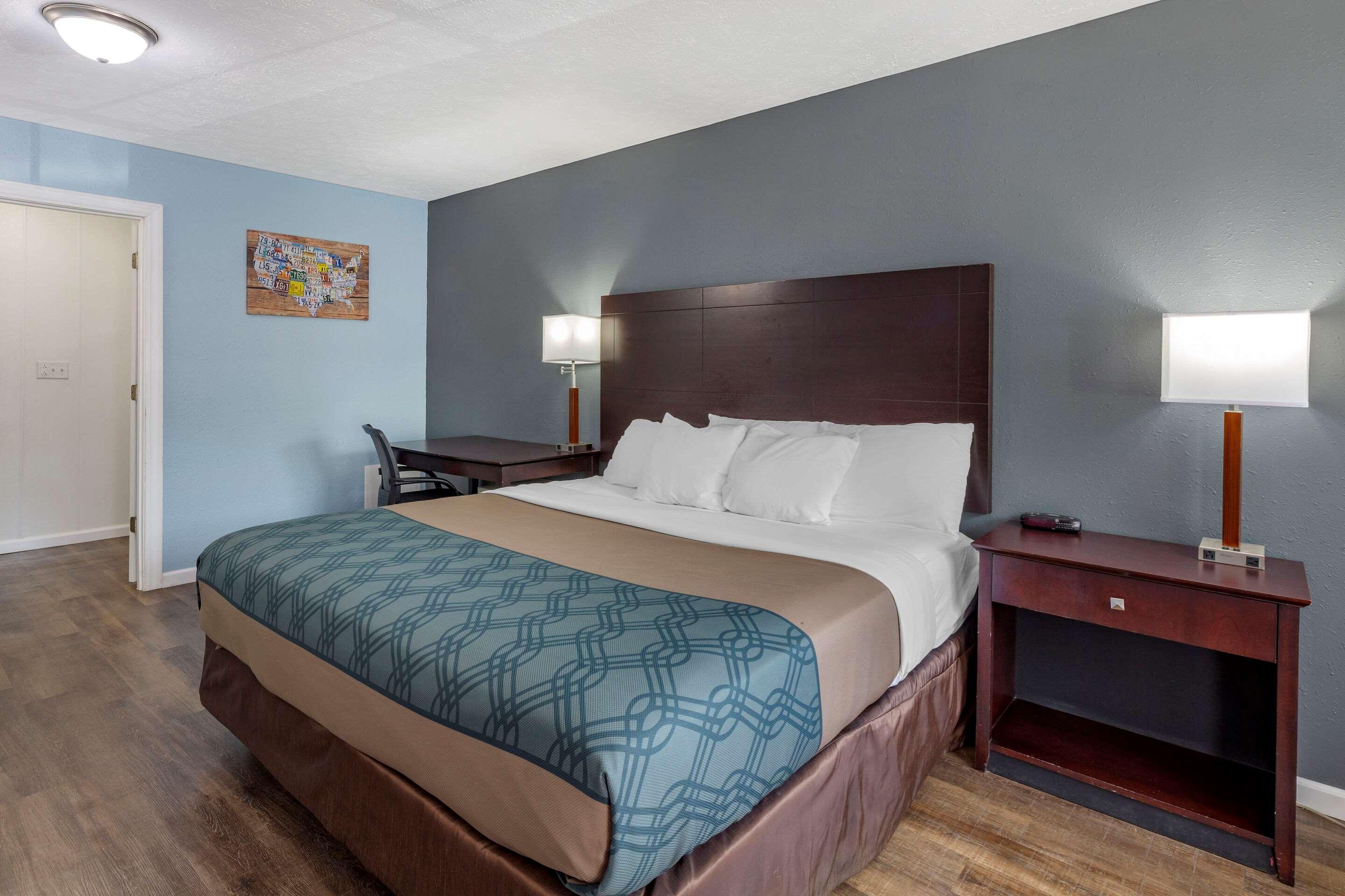 Econo Lodge Inn&Suites South Sandusky Esterno foto