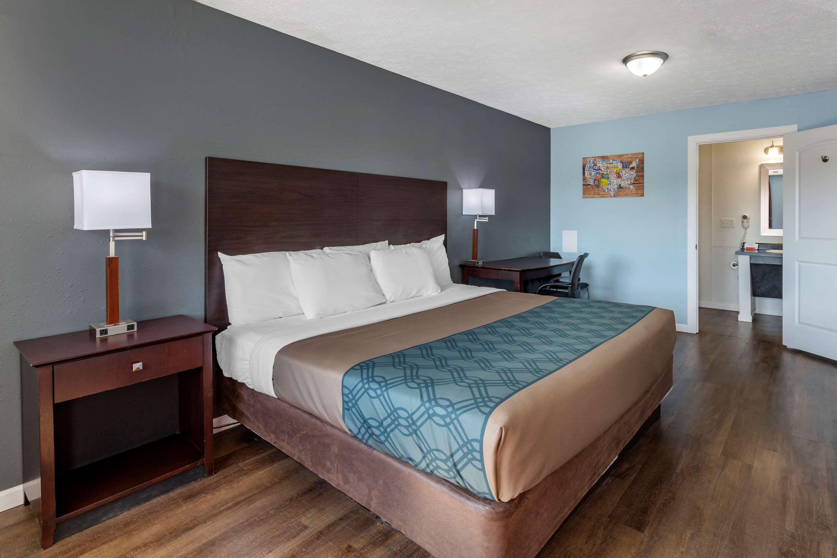 Econo Lodge Inn&Suites South Sandusky Esterno foto