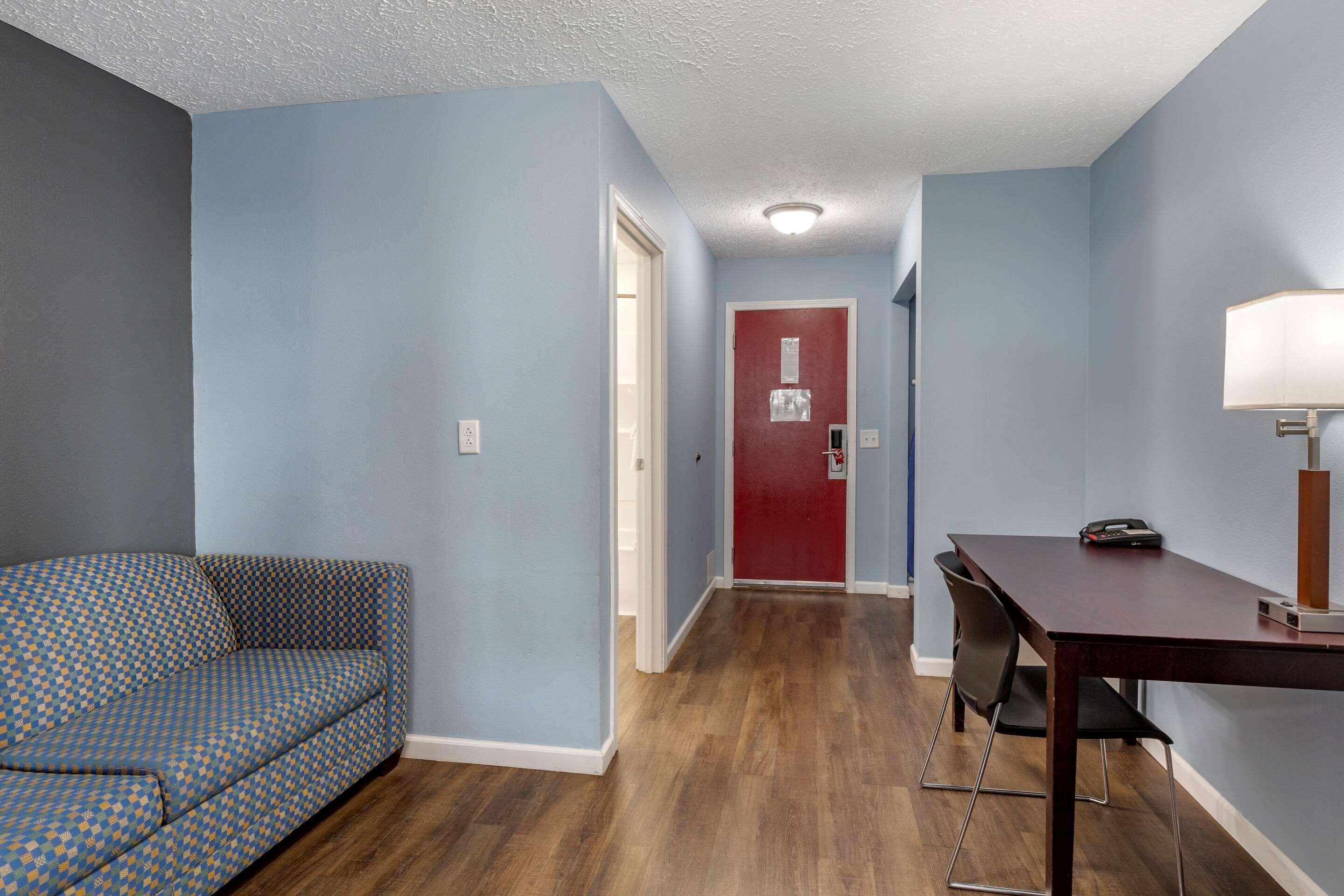 Econo Lodge Inn&Suites South Sandusky Esterno foto