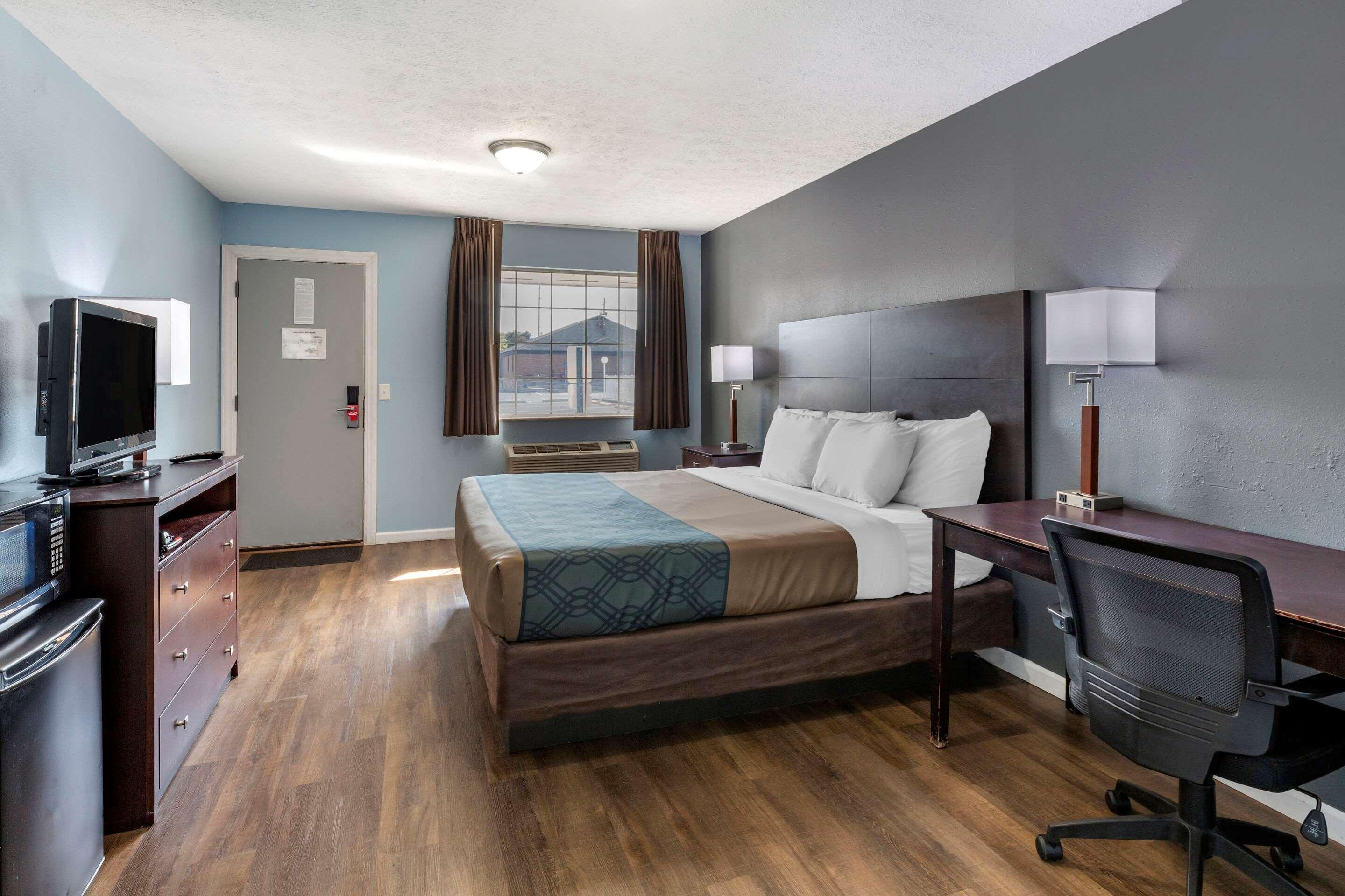 Econo Lodge Inn&Suites South Sandusky Esterno foto