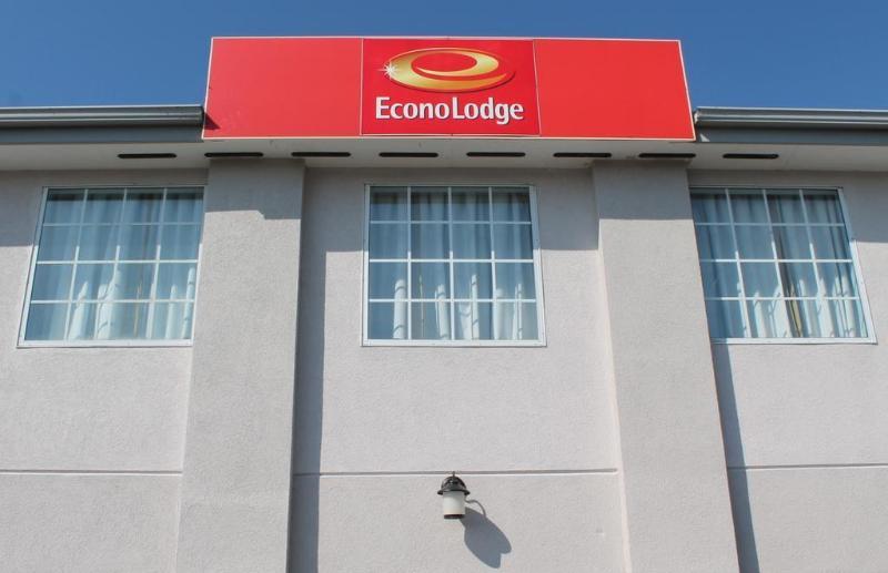 Econo Lodge Inn&Suites South Sandusky Esterno foto