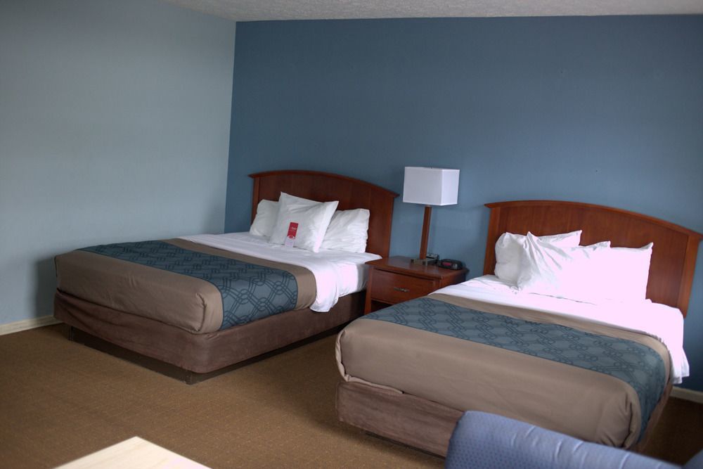 Econo Lodge Inn&Suites South Sandusky Esterno foto