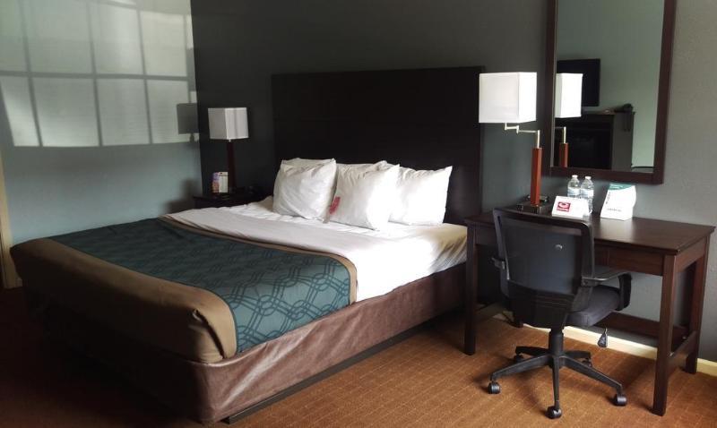 Econo Lodge Inn&Suites South Sandusky Esterno foto