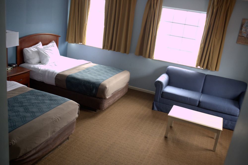 Econo Lodge Inn&Suites South Sandusky Esterno foto