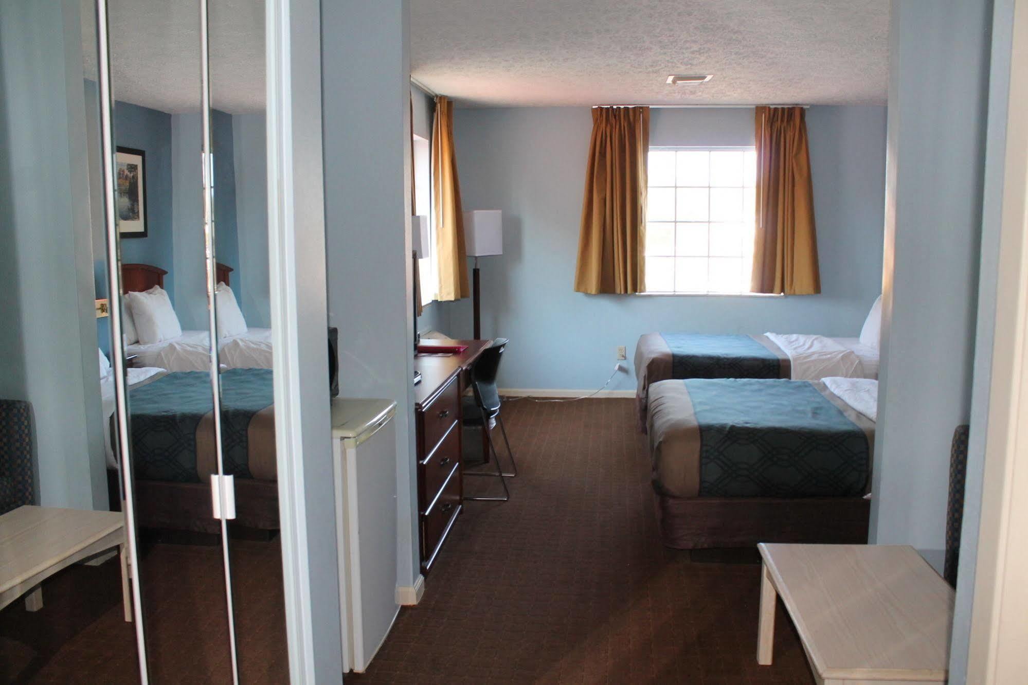 Econo Lodge Inn&Suites South Sandusky Esterno foto