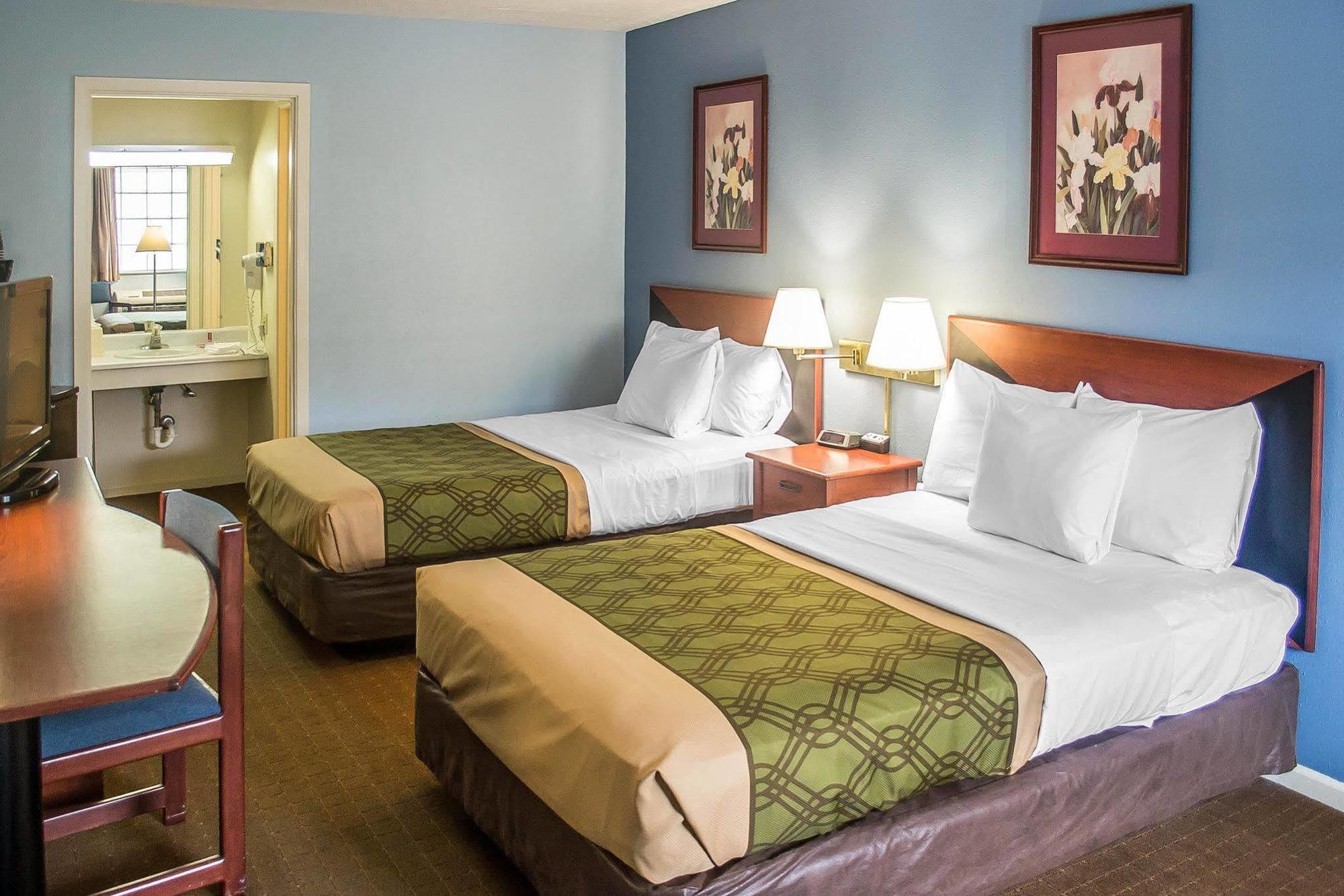 Econo Lodge Inn&Suites South Sandusky Esterno foto