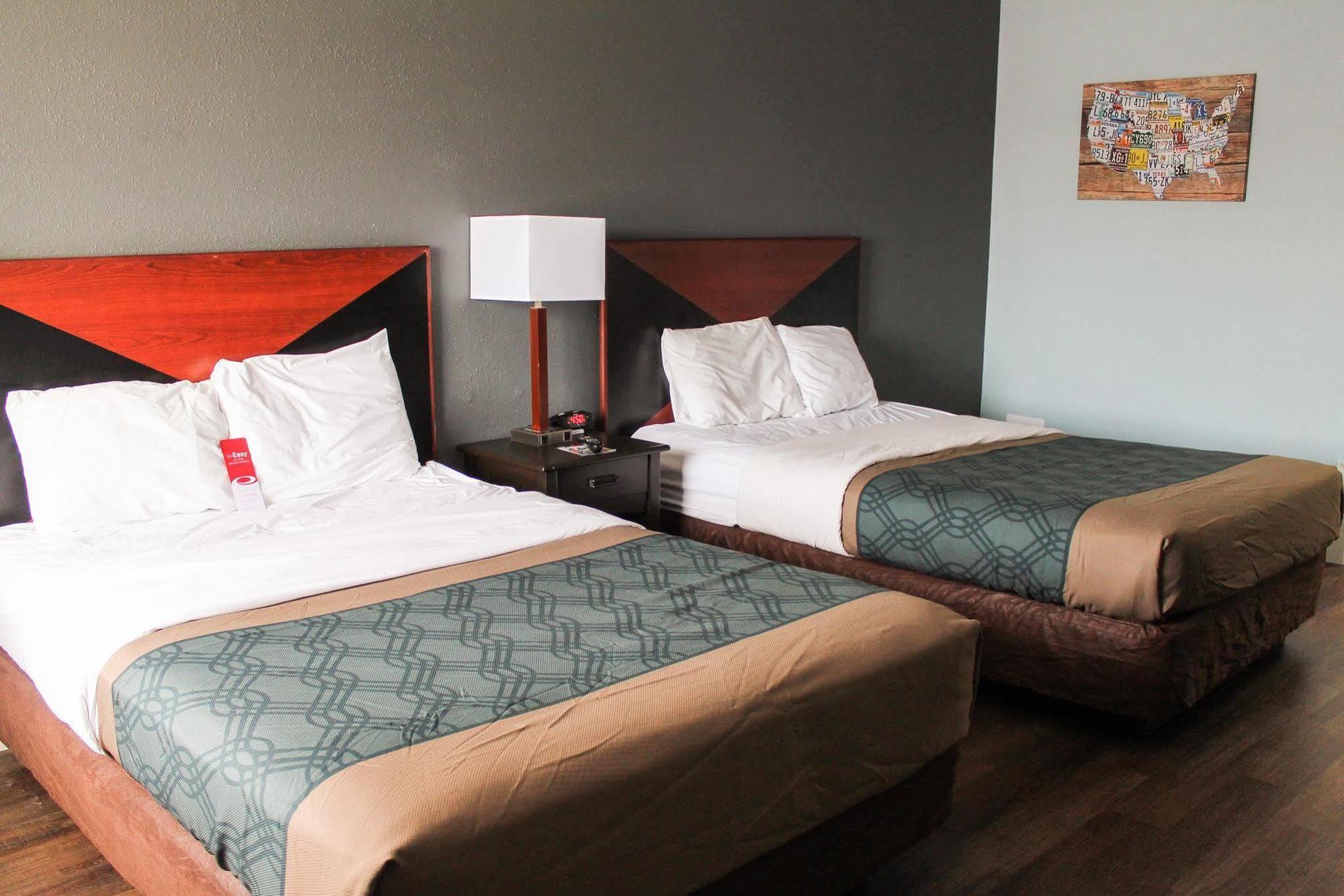 Econo Lodge Inn&Suites South Sandusky Esterno foto